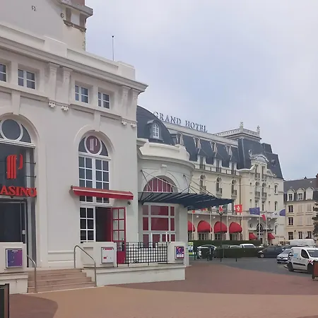 Manoir Du Casino Διαμέρισμα Cabourg